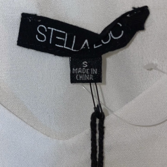 🔥🔥Bundle 🚨 Alert 2 Spring Tops Size Small - Picture 3 of 13